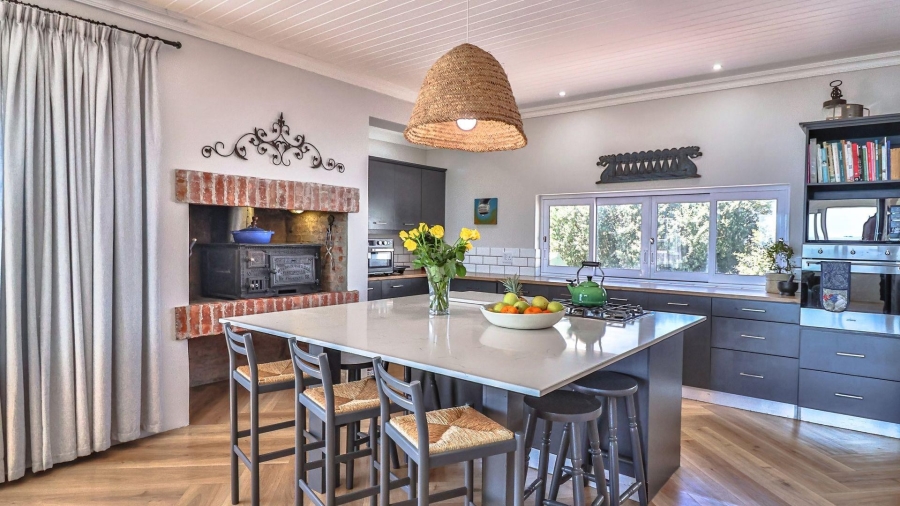 4 Bedroom Property for Sale in De Kelders Western Cape